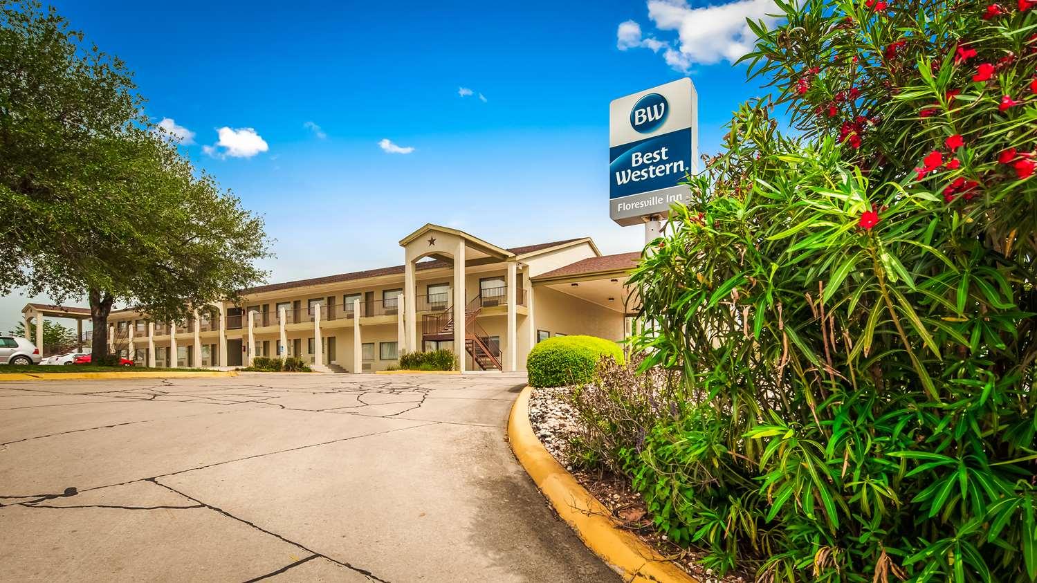 SureStay Hotel by Best Western Floresville Exterior foto