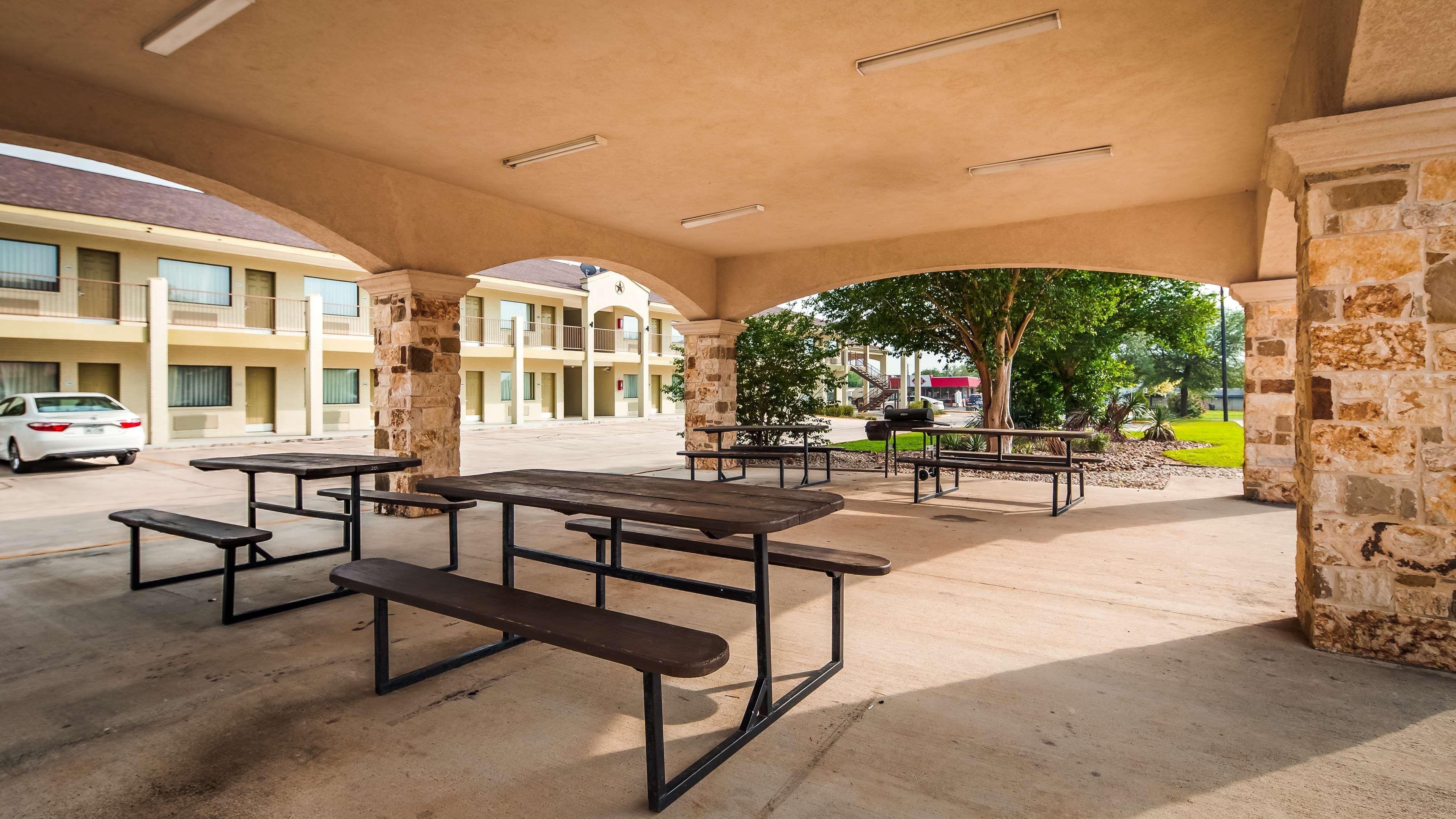 SureStay Hotel by Best Western Floresville Exterior foto